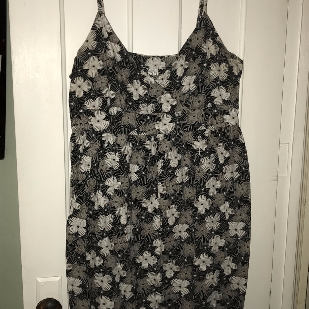 Old Navy XL Black / White Flower Summer Dress
